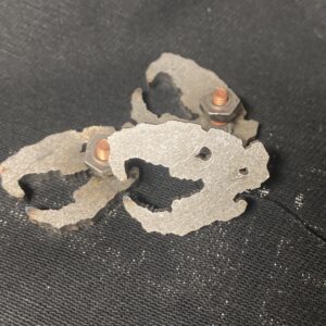 Crutches, rat skull - pin