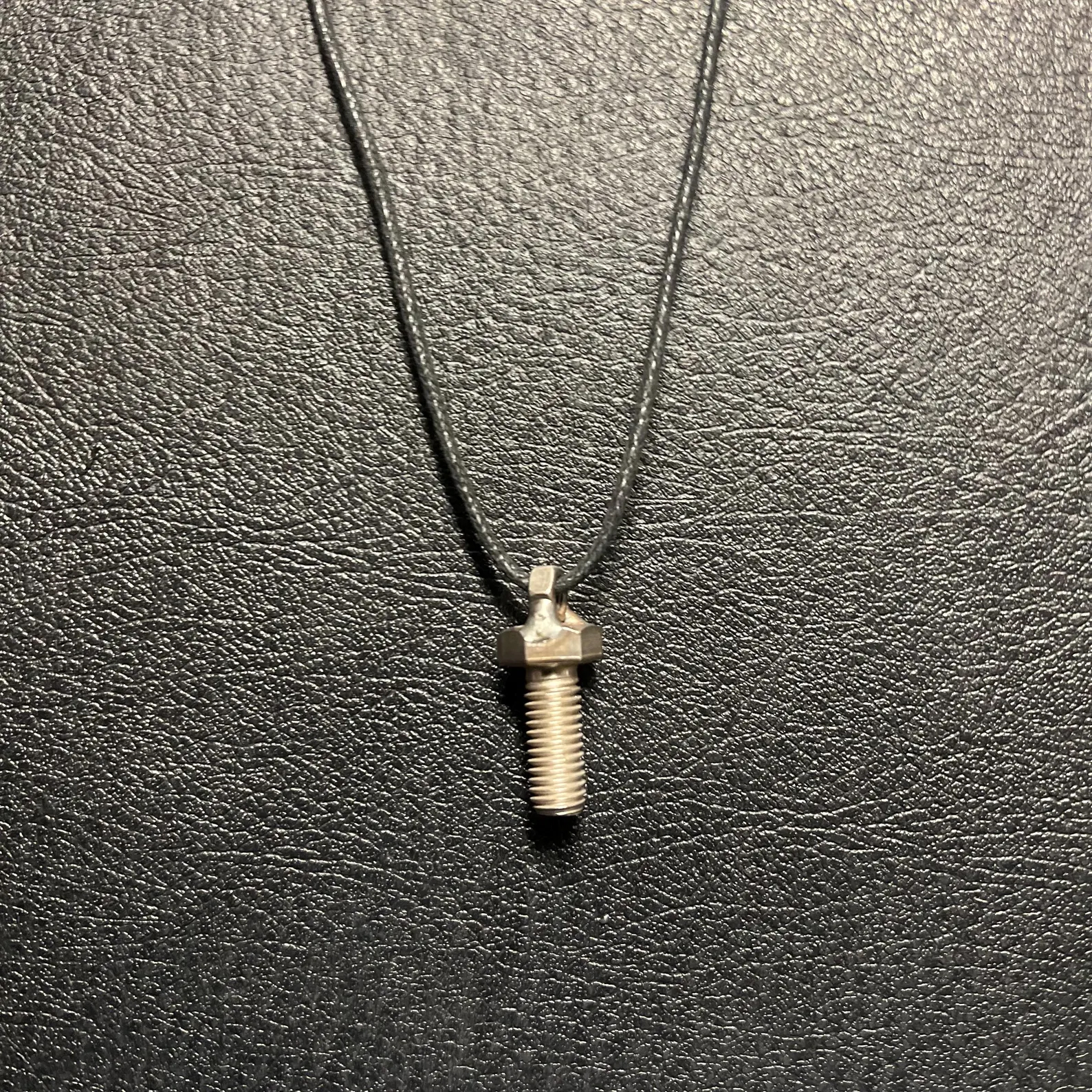 Bolt - necklace